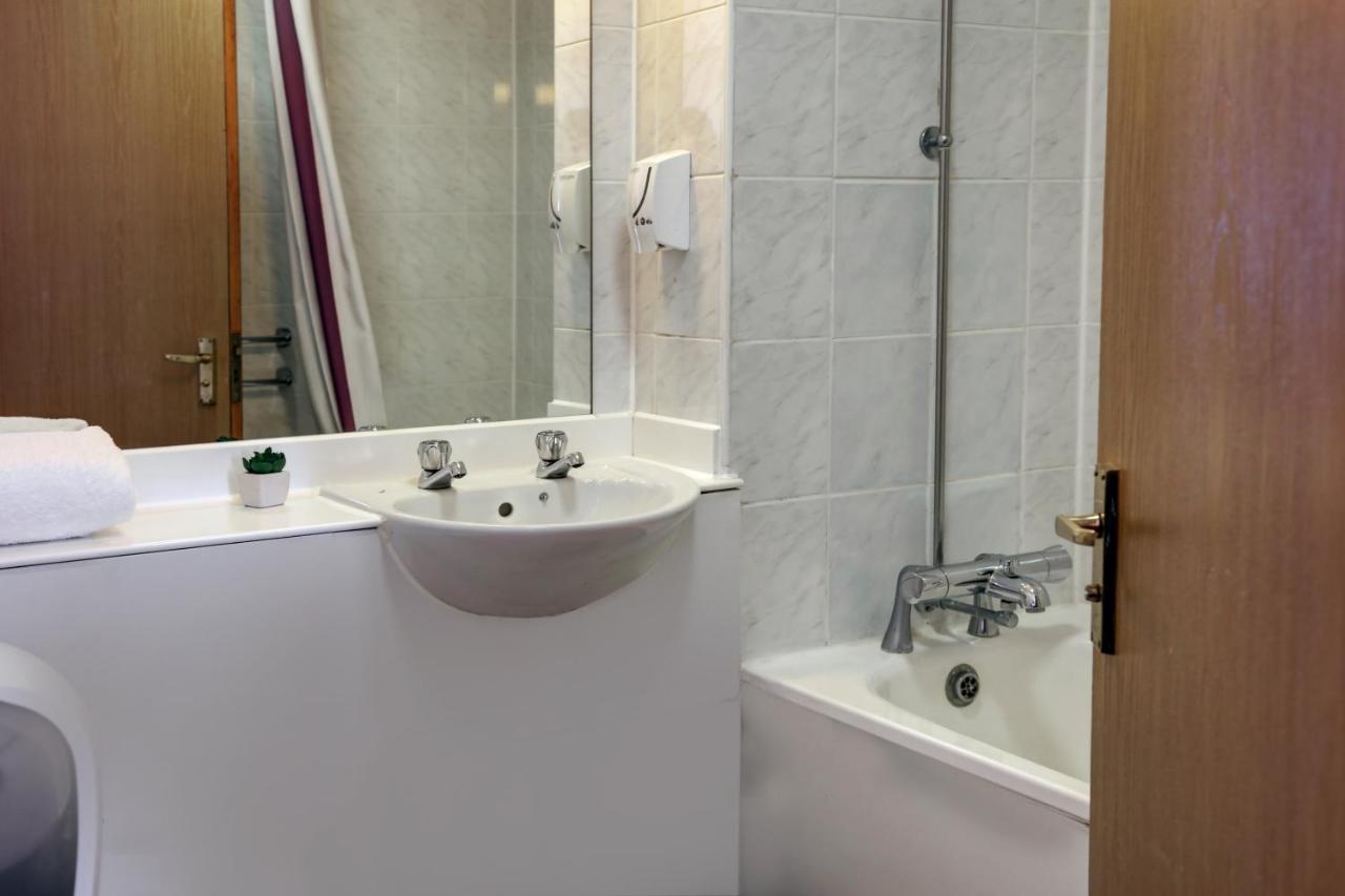 Plaza Chorley; Sure Hotel Collection By Best Western ชอร์เลย์ ภายนอก รูปภาพ